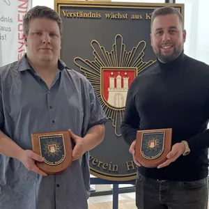 Marvin Gerdes (l.) und sein Kollege Andreas Laubitz