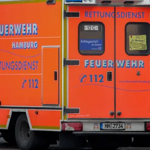 In Hamburg: Sanitäter entbinden Säugling im Rettungswagen