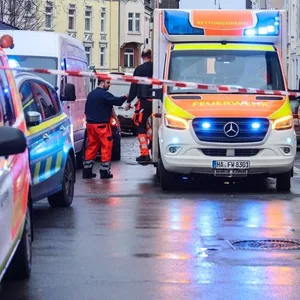 Zwei Männer sind in Hagen durch Schüsse schwer verletzt worden.