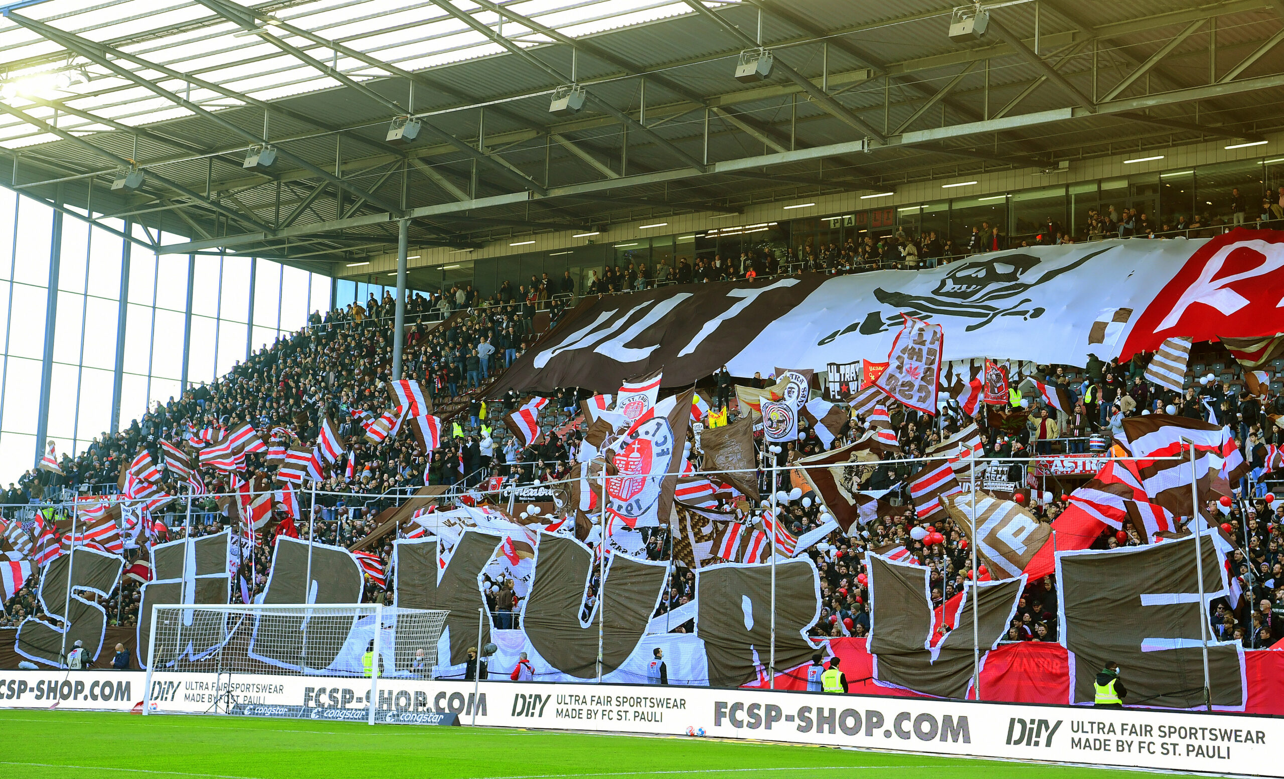 Die Südkurve im Millerntorstadion des FC St. Pauli