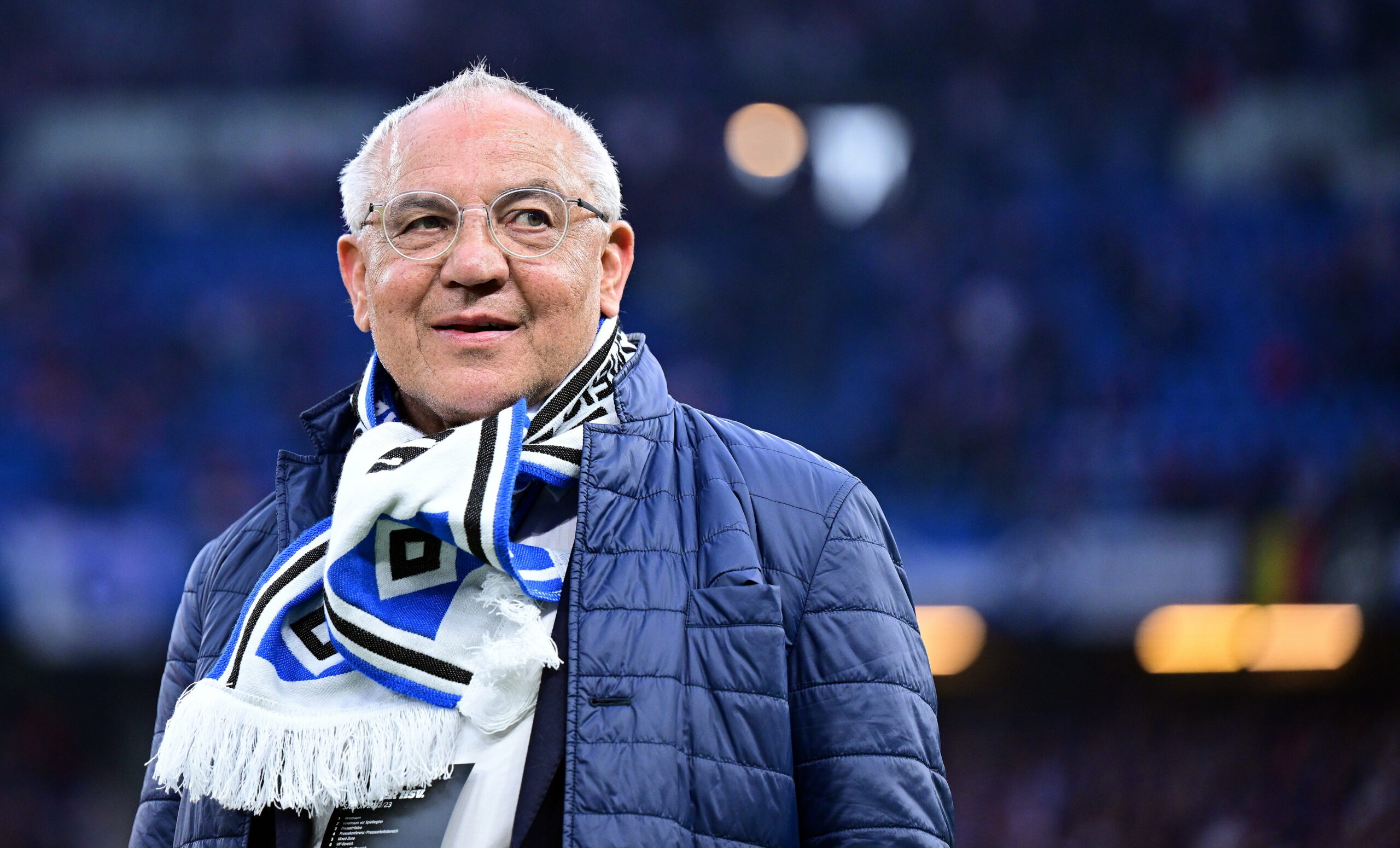 Felix Magath mit HSV-Schal