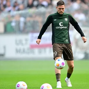 Andreas Albers beim Aufwärmen vor dem Spiel