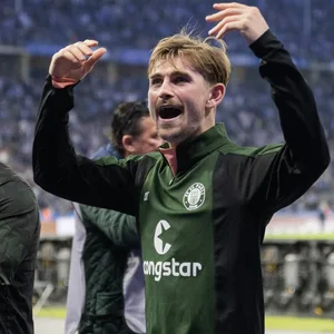 Connor Metcalfe und Johannes Eggestein feiern den Sieg in Berlin