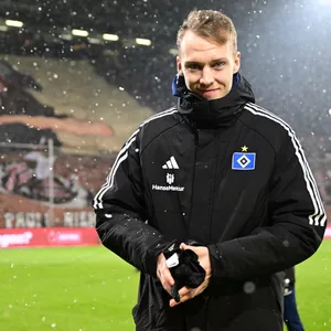 HSV-Kapitän Sebastian Schonlau im Millerntorstadion