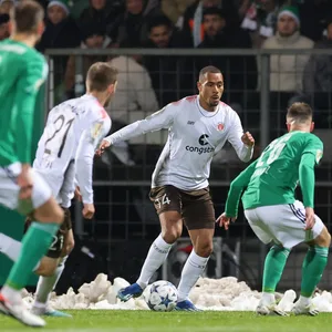 Etienne Amenyido im Pokalspiel in Homburg