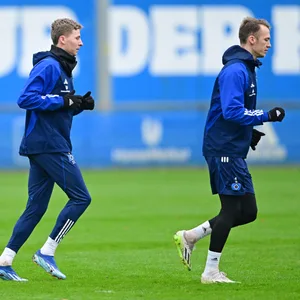 Wieder dabei: Ignace Van der Brempt (l.) und Sebastian Schonlau kehrten am Mittwoch ins HSV-Training zurück.