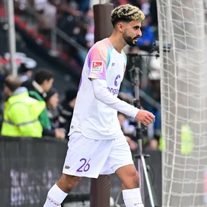 Elias Saad im Trikot des FC St. Pauli