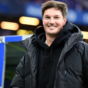 HSV-Trainer Merlin Polzin lacht