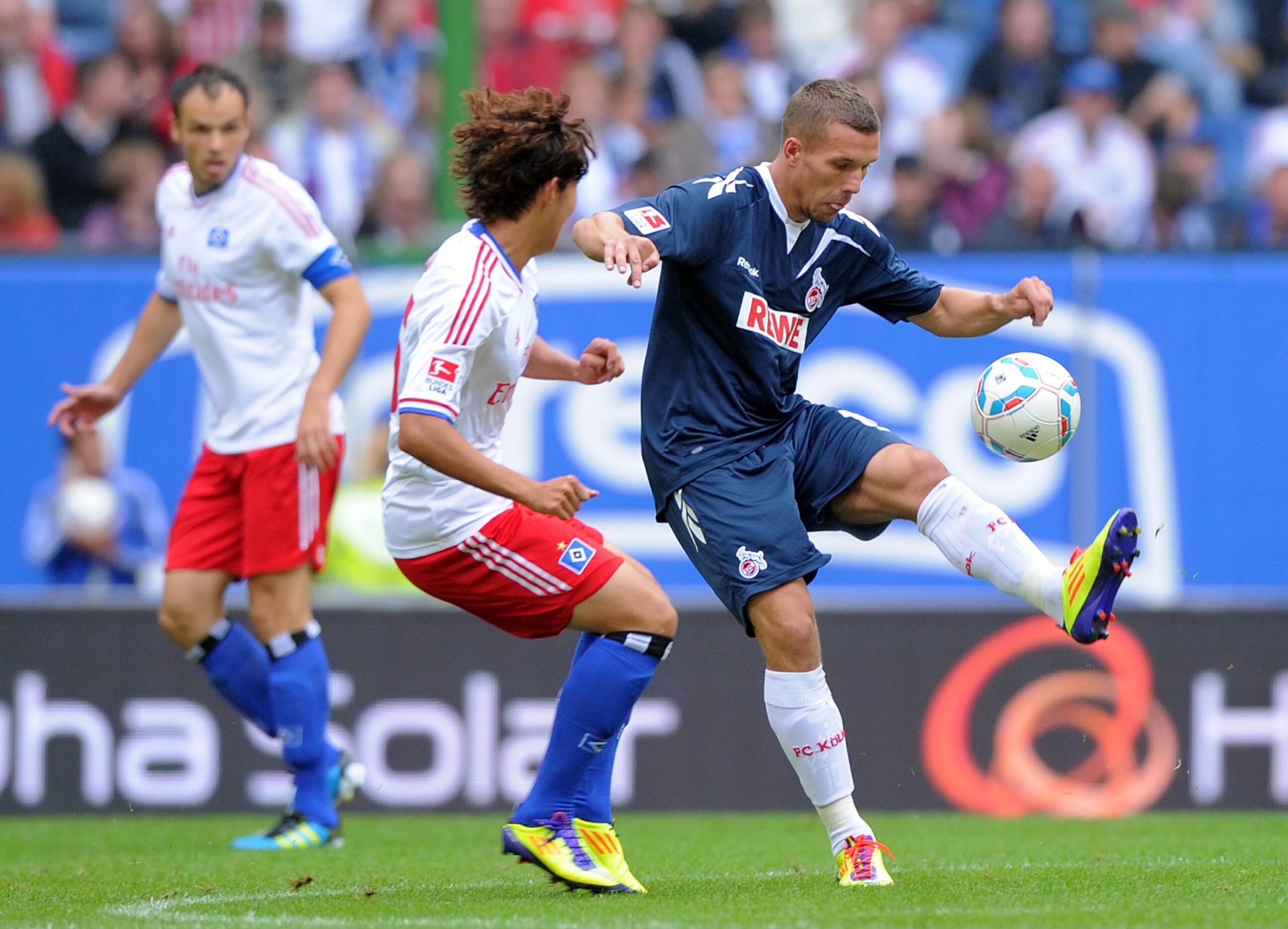 Lukas Podolski spielte in der Bundesliga mit Köln mehrfach gegen den HSV.