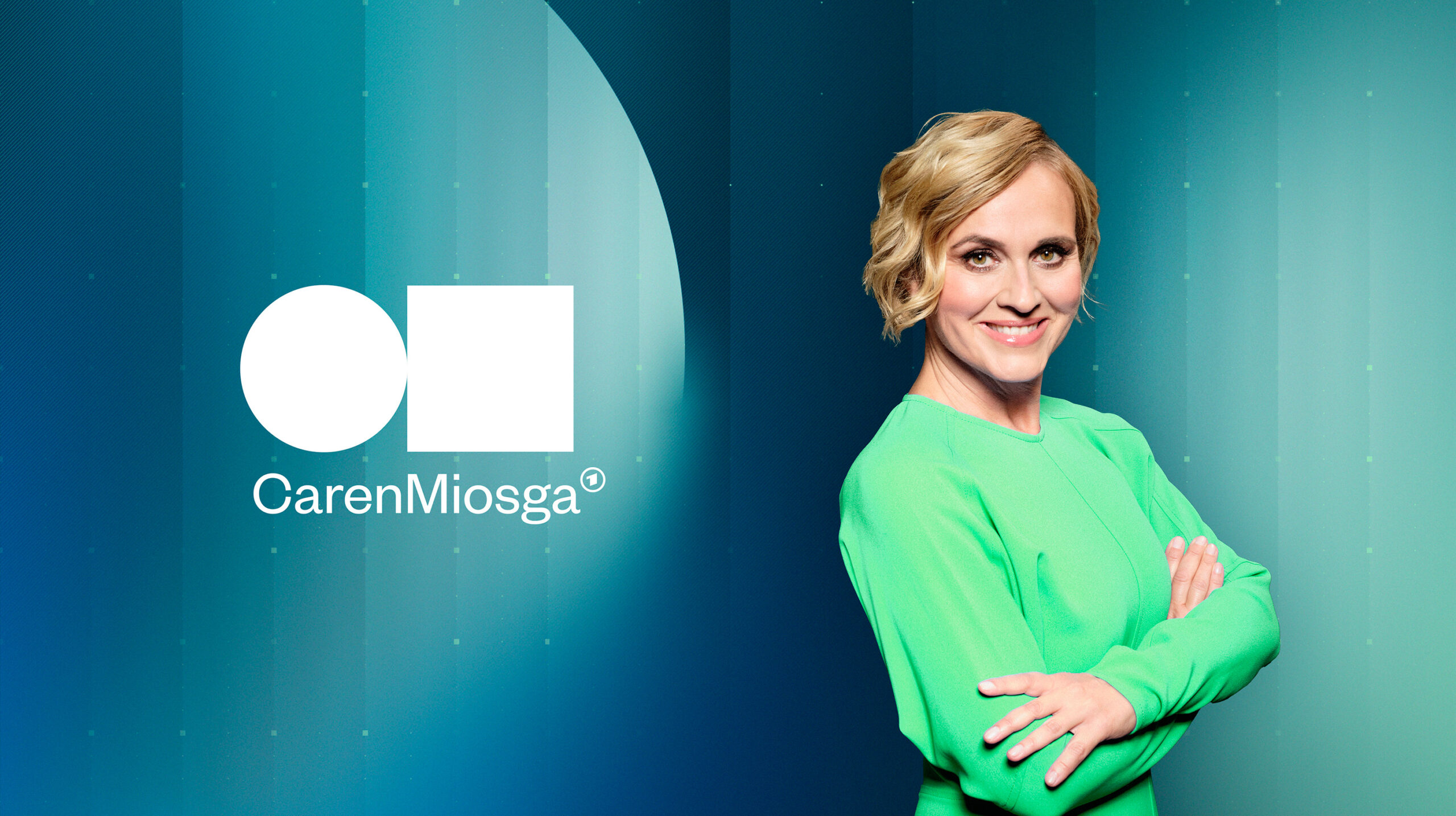 Das Keyvisual der neuen ARD-Sendung "Caren Miosga": Die Moderatorin steht rechts, links ist das Logo zu sehen.