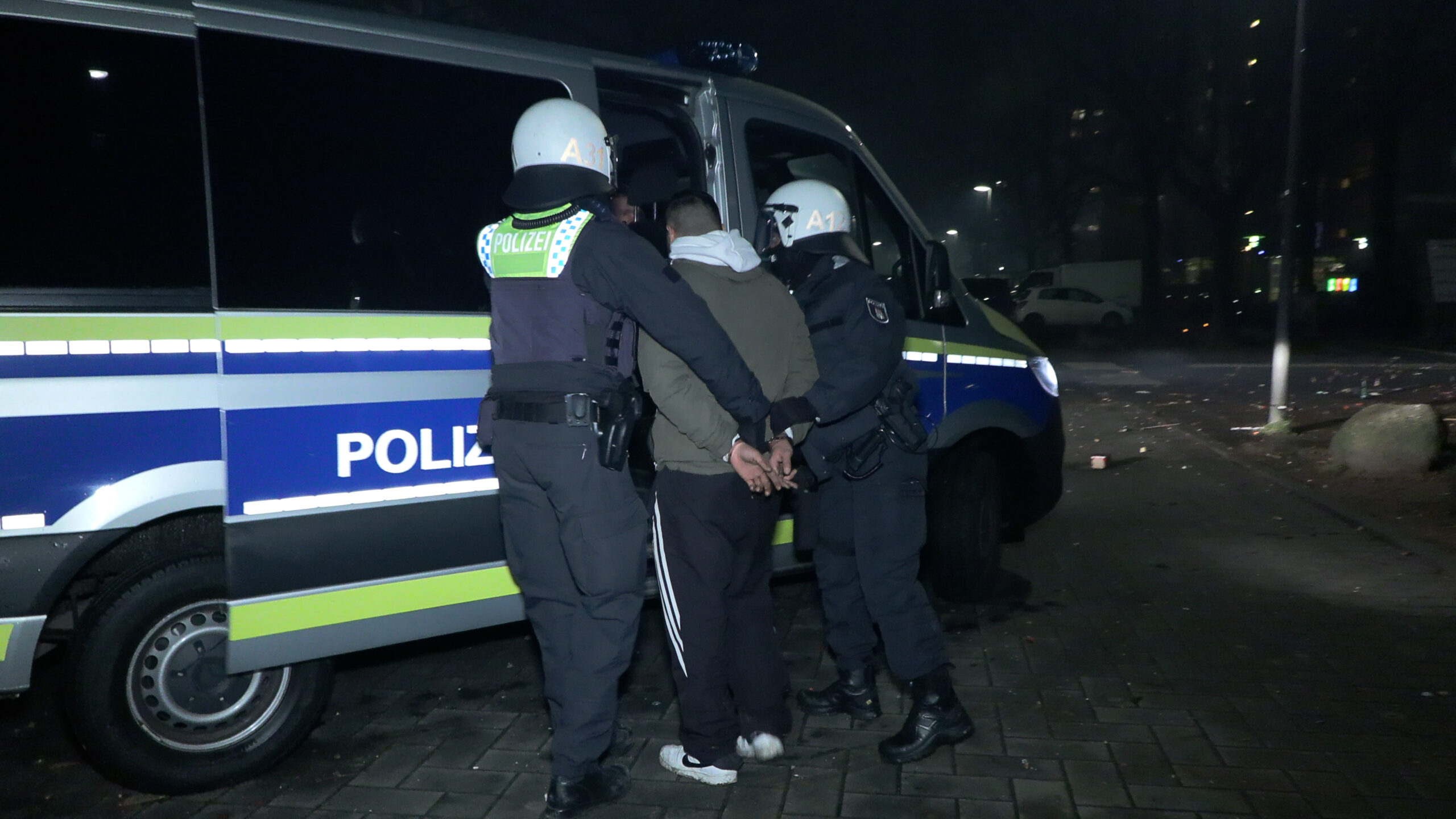Am Schreyerring (Steilshoop) wurden mehrere junge Männer festgenommen.