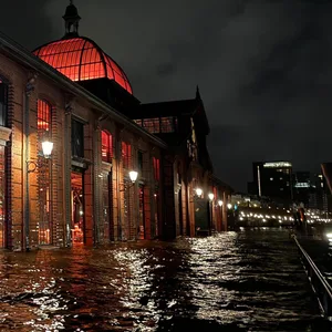 Der Fischmarkt wurde beim Hochwasser am Montagmorgen überflutet.