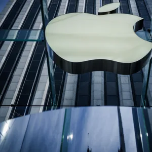 Dieb kaut vier teure Smartphones im Apple-Store – Plizist in Freizeit nimmt ihn fest