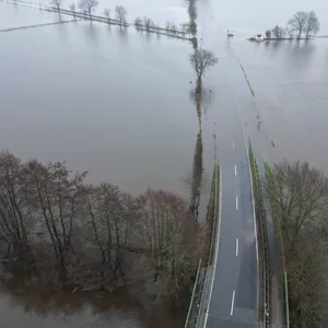 Wie hier im Landkreis Emsland gibt es an vielen Orten in Niedersachsen Überschwemmungen.
