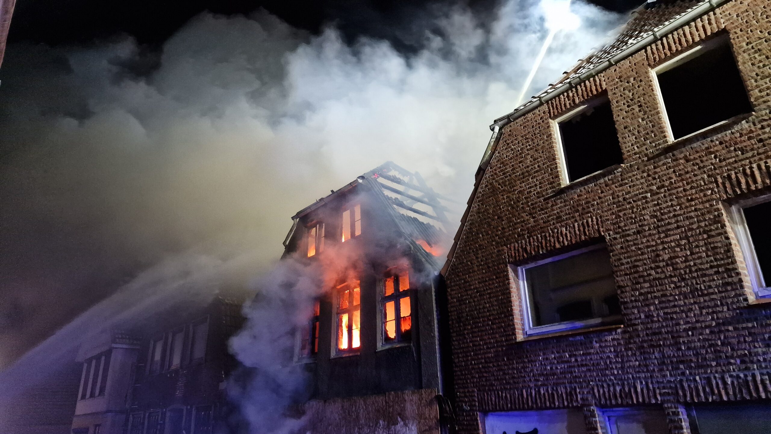 In Wilster (Kreis Steinburg) ist ein Haus abgebrannt.