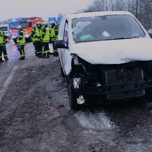 Schwerer Unfall auf A1 an Hamburger Stadtgrenze. Ein Verletzter – Autobahn Richtung Lübeck gesperrt