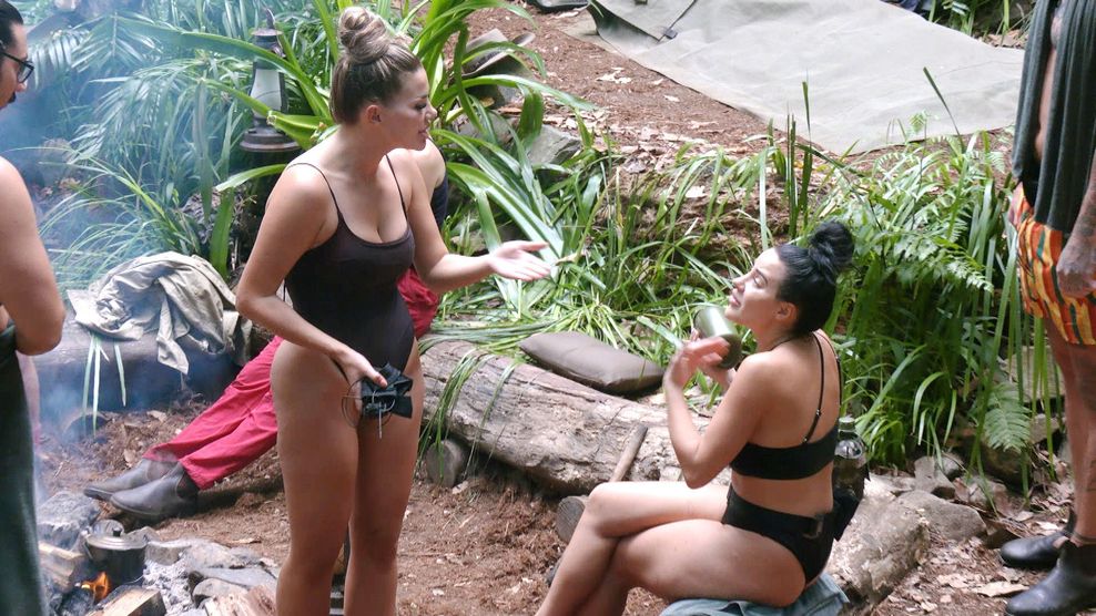 Kim Virginia und Leyla Lahouar geraten in einen Streit