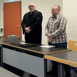 Manuel L. (r.) war wegen Tötung auf Verlangens angeklagt.