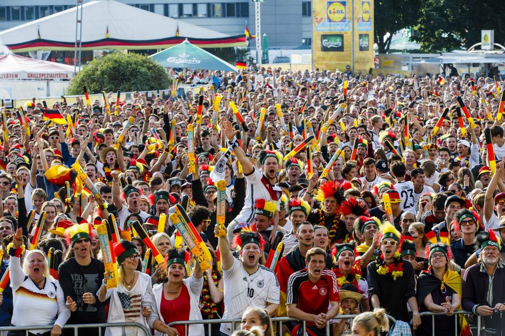 Riesiges Public Viewing, Fan-Camp : Was zur Fußball-EM in Hamburg passiert
