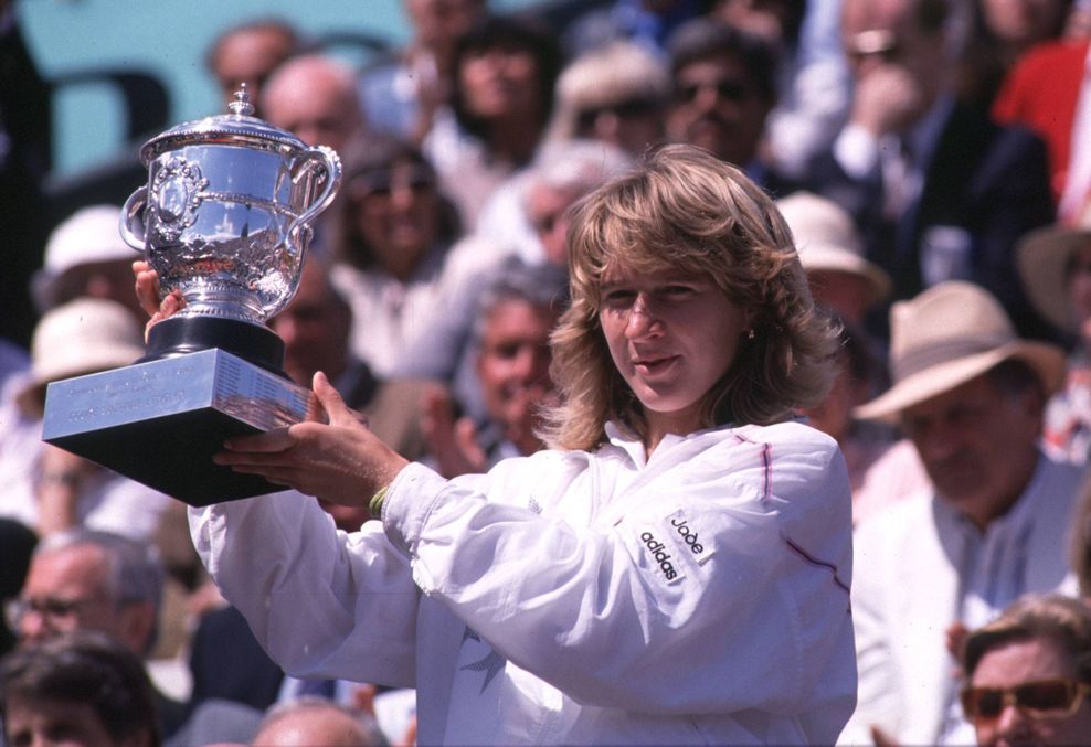 Steffi Graf mit dem Grand Slam-Pokal 1988