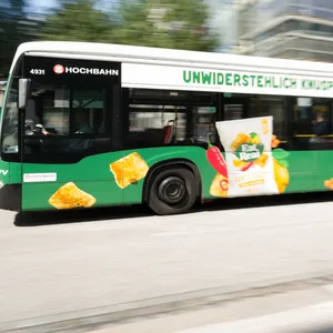 Die Hochbahn beschäftigt inzwischen auf einigen Linien externe Busfirmen. (Symbolbild)