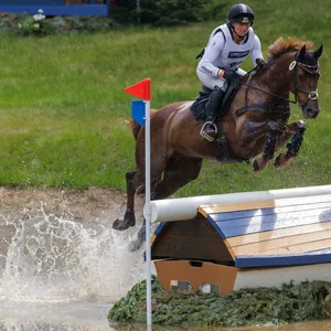 Nadine Marzahl auf ihrer Stute Valentine