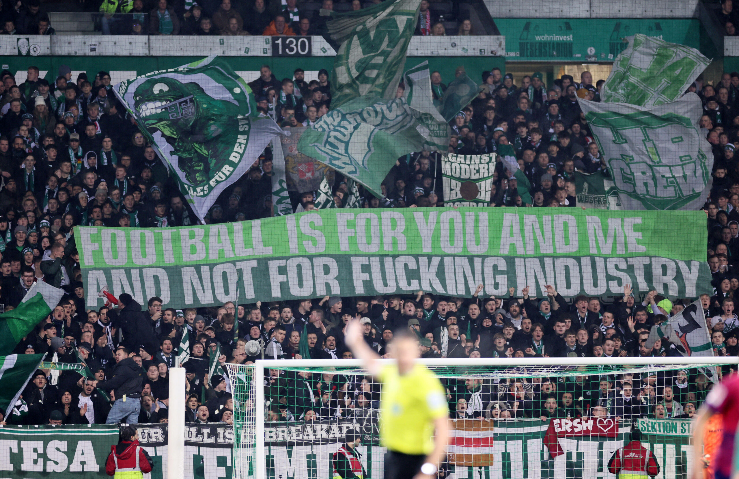 Bremen Fans demonstrieren gegen den Einstieg von Investoren