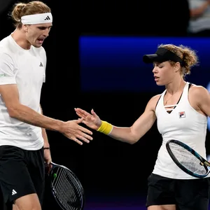 Alexander Zverev und Laura Siegemund freuen sich