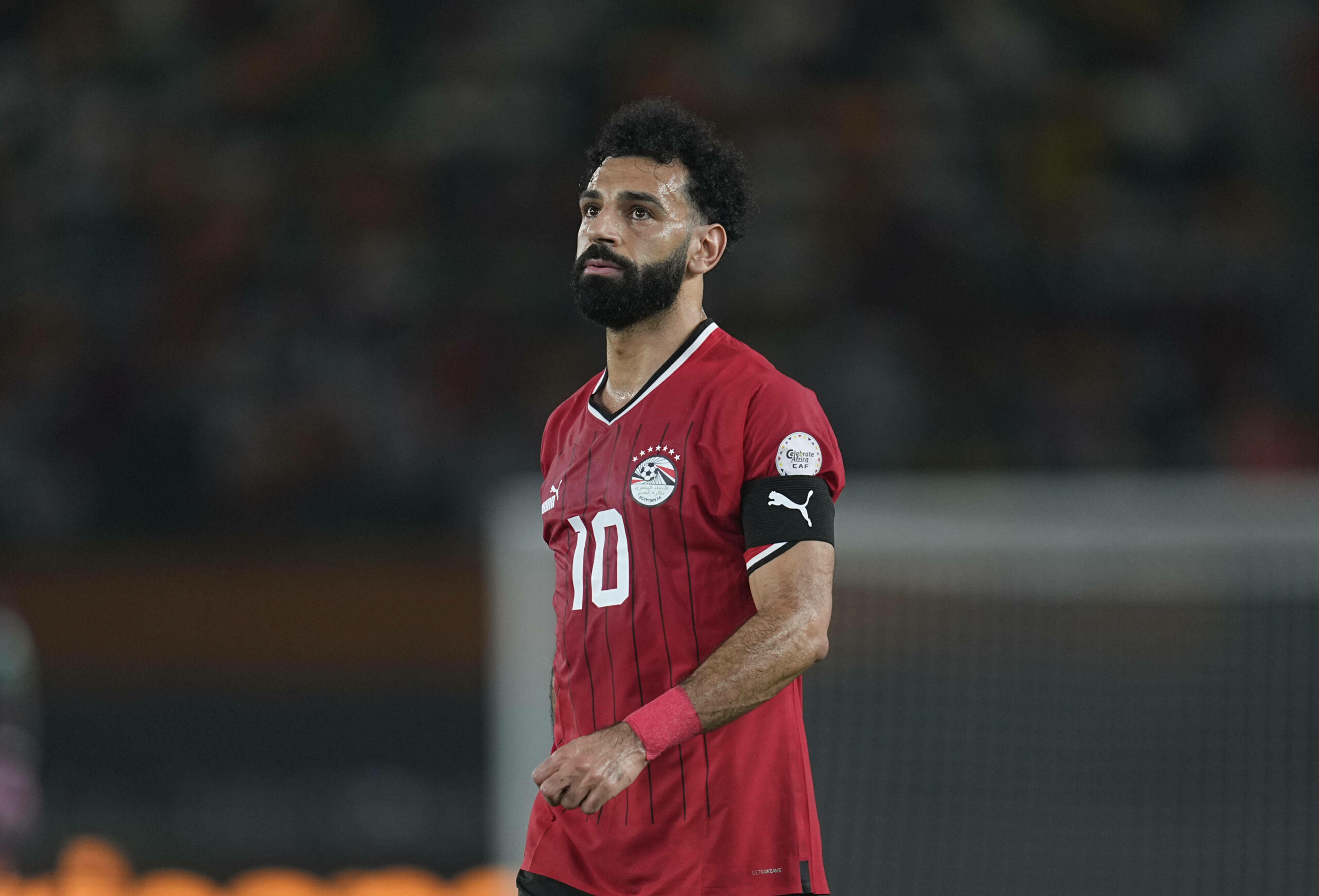 Mohamed Salah schaut frustriert im Ägypten-Trikot