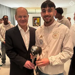 Olaf Scholz mit Bilal Yalcinkaya