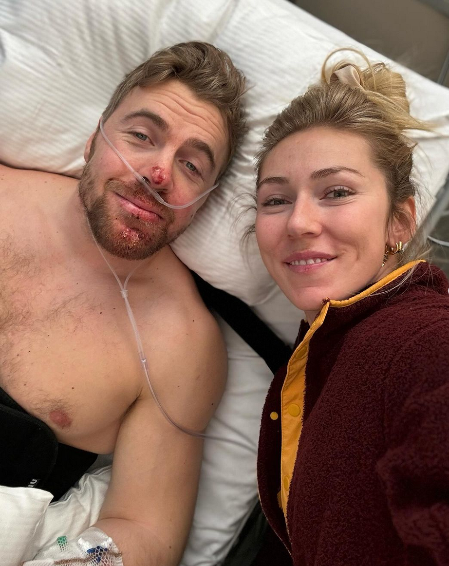 Mikaela Shiffrin bei ihrem Freund Aleksander Aamodt am Krankenbett Kilde