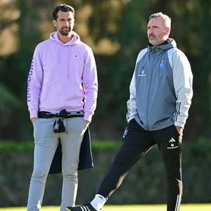 HSV-Boss Jonas Boldt und Trainer Tim Walter im Trainingslager in Sotogrande