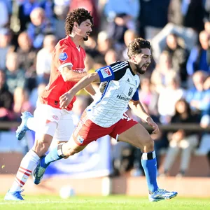 André Ramalho stoppte Immanuël Pherai mit einem Schubser