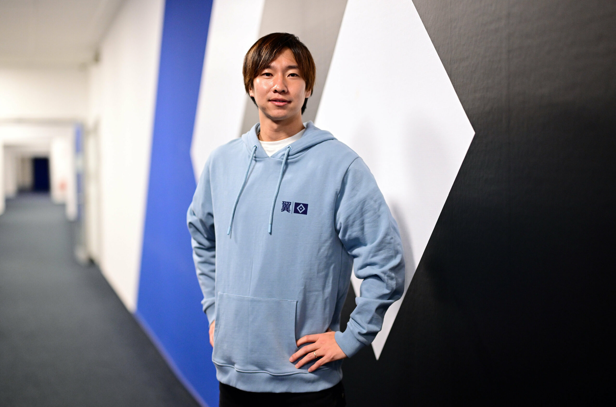 Masaya Okugawa posiert beim HSV