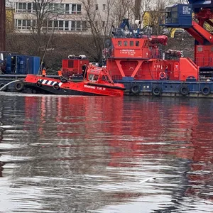 Nach Havarie im Hafen – nun herrscht traurige Gewissheit - Vermisster Seemann tot geborgen