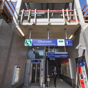 Nach vielen Jahren Verzögerung war die S-Bahn-Station Ottensen eröffnet worden.