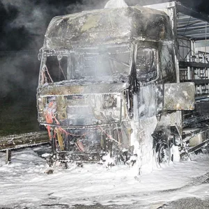 LKw in Flammen – Zu und abfhrt zur A7 in Neumünster gesperrt