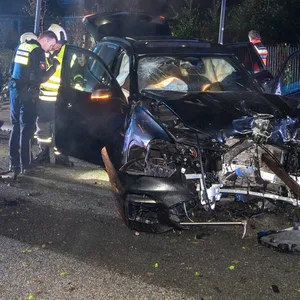 Der BMW wurde durch den Unfall komplett zerstört.