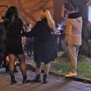 Nach mehreren Beschwerden beendete die Polizei die Party in Wilstorf – ein Mann wurde in Gewahrsam genommen.