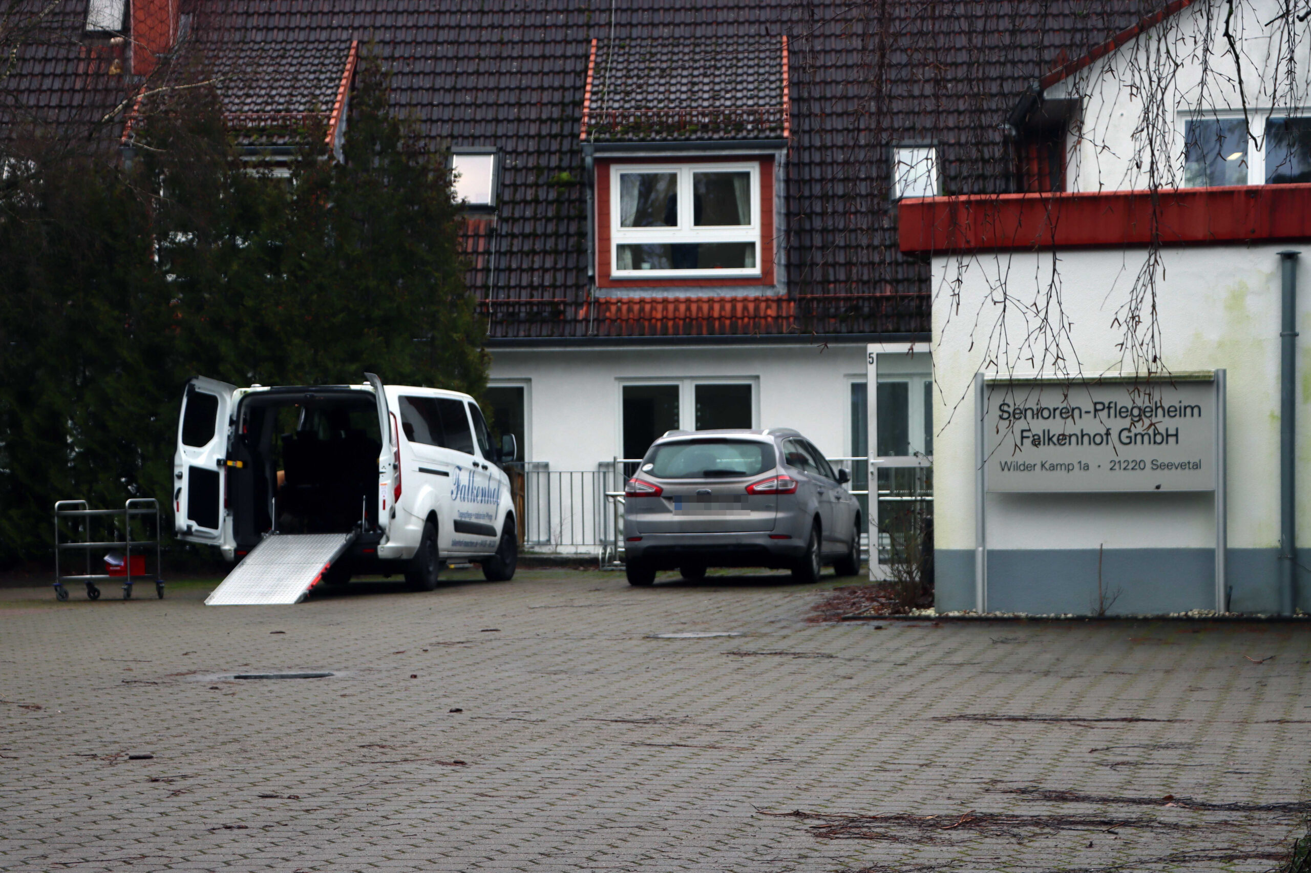 Das Seniorenheim „Falkenhof“ in Maschen musste kurzfristig schließen.