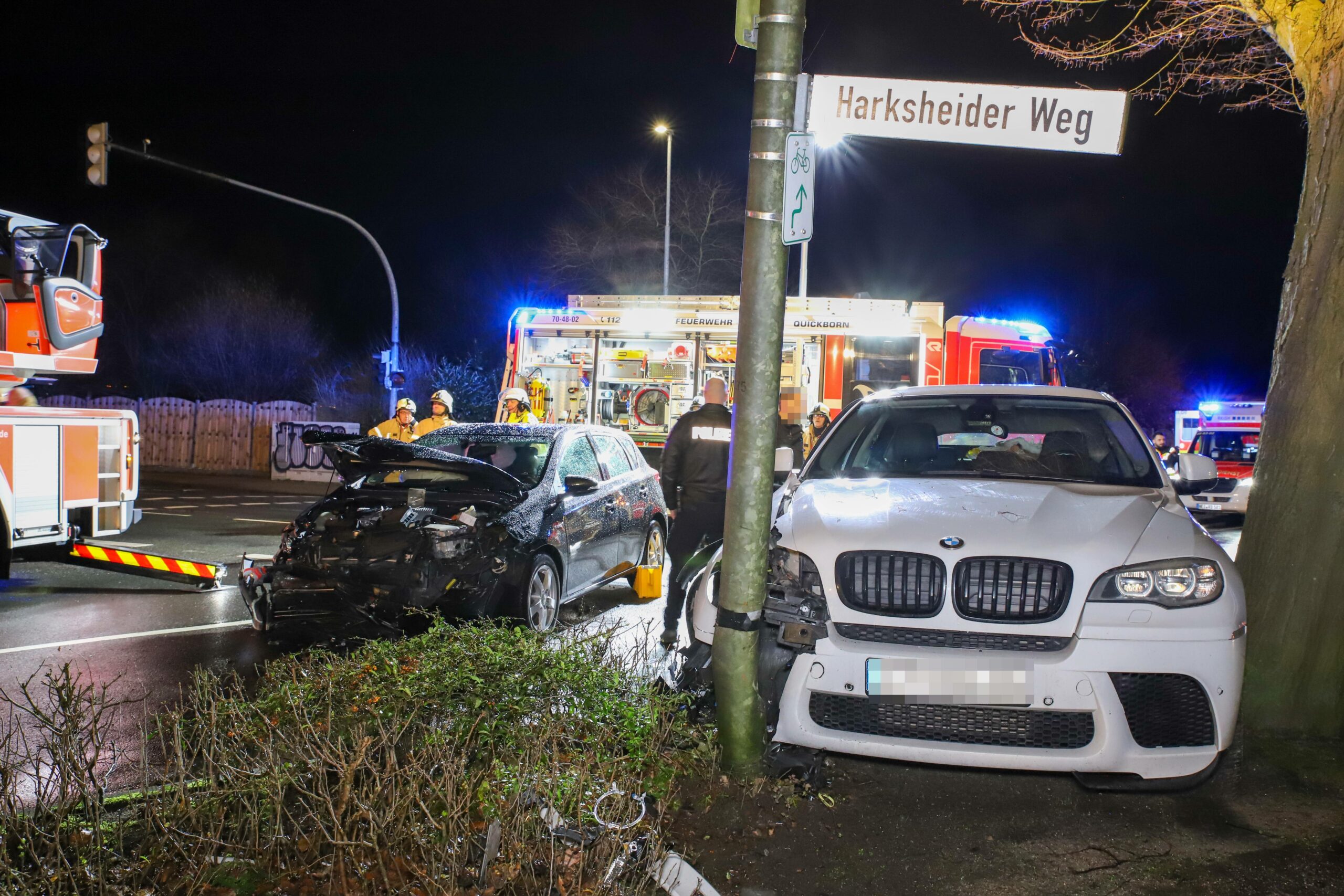 Die zwei am Unfall beteiligten Autos in Quickborn.