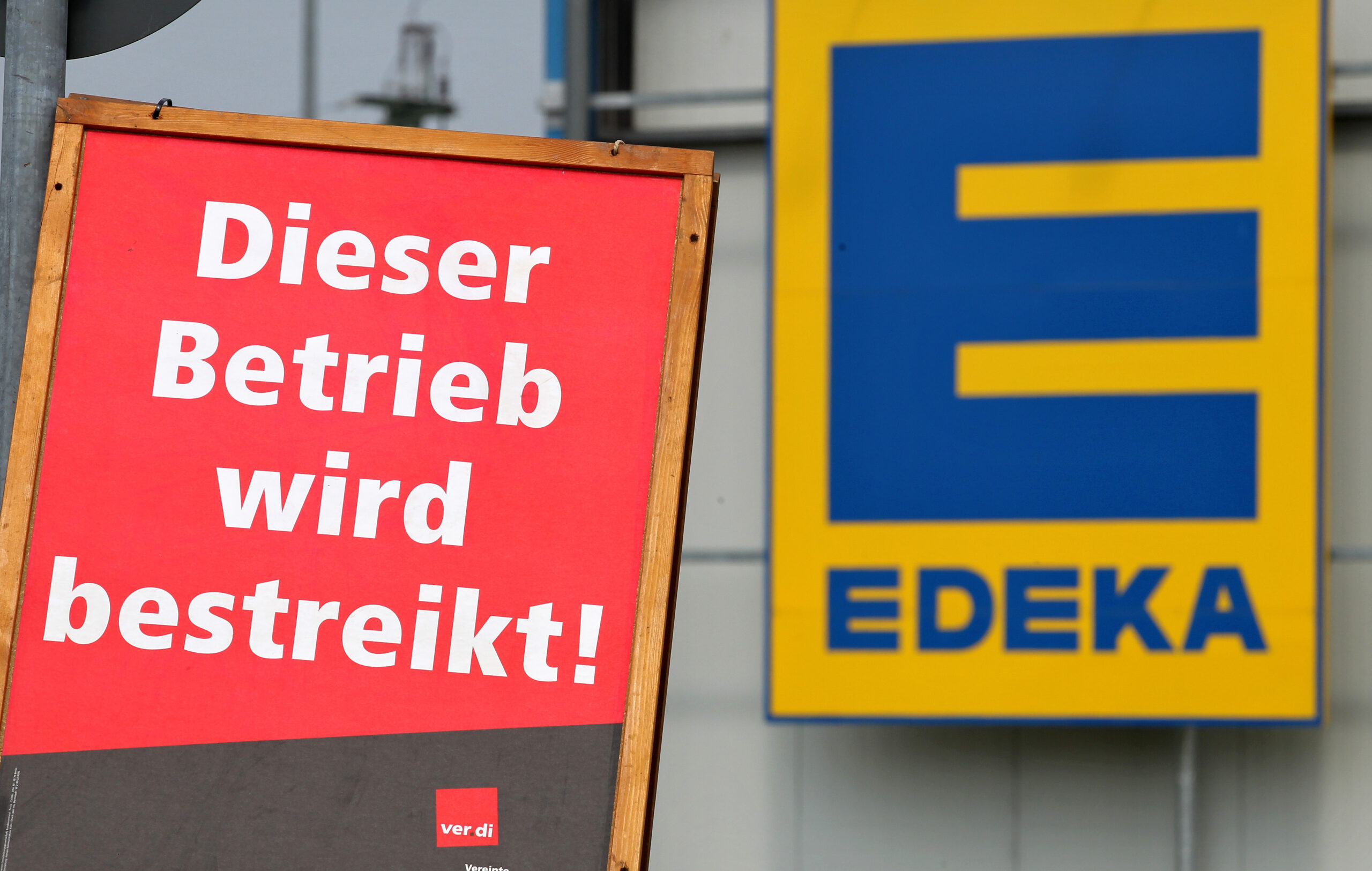 Streik bei Edeka: Verdi fordert mehr Geld für die im Einzelhandel Beschäftigten.