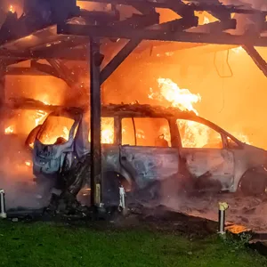Fünf brände binnen einer Stunde in Ratzeburg – brandstifter festgenommen.