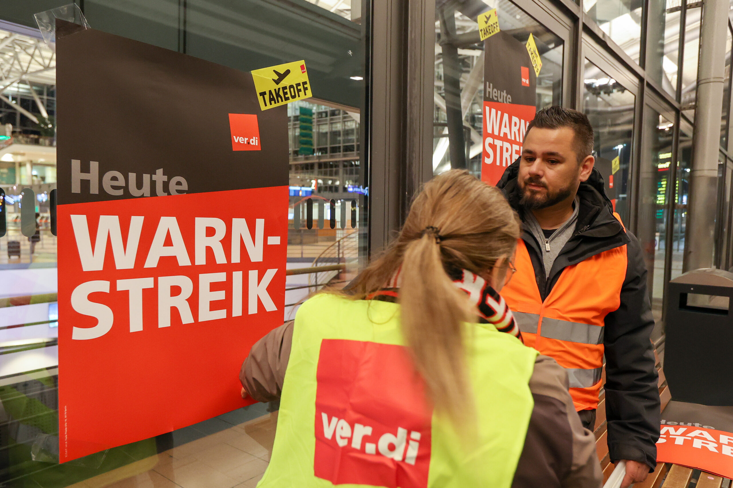 Am Donnerstag streikte das Sicherheitspersonal am Hamburger Flughafen – am Freitag soll das Bodenpersonal die Arbeit niederlegen.