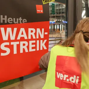Am Donnerstag streikte das Sicherheitspersonal am Hamburger Flughafen – am Freitag soll das Bodenpersonal die Arbeit niederlegen.
