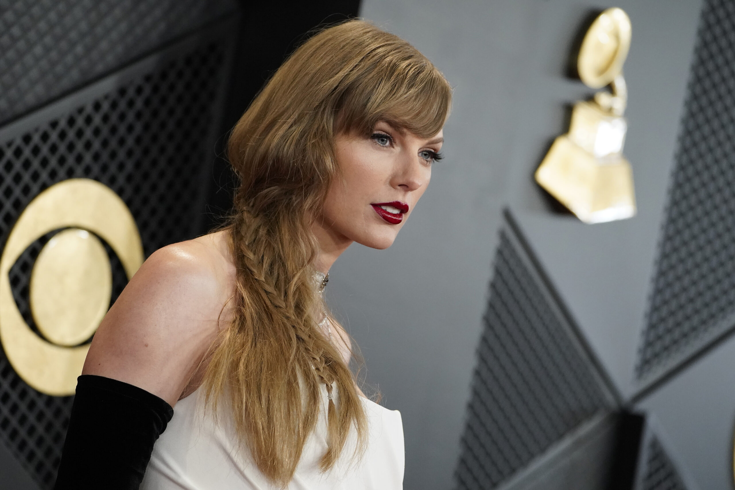 Taylor Swift bei der 66. Grammyverleihung.