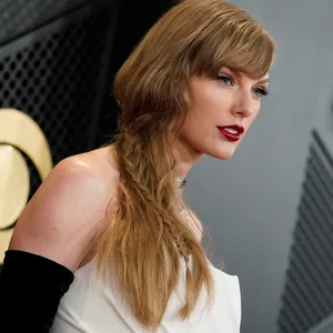 Taylor Swift bei der 66. Grammyverleihung.