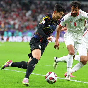Südkoreas Heung-Min Son spielt im Asien-Cup Halbfinale mit verbundenem Finger.