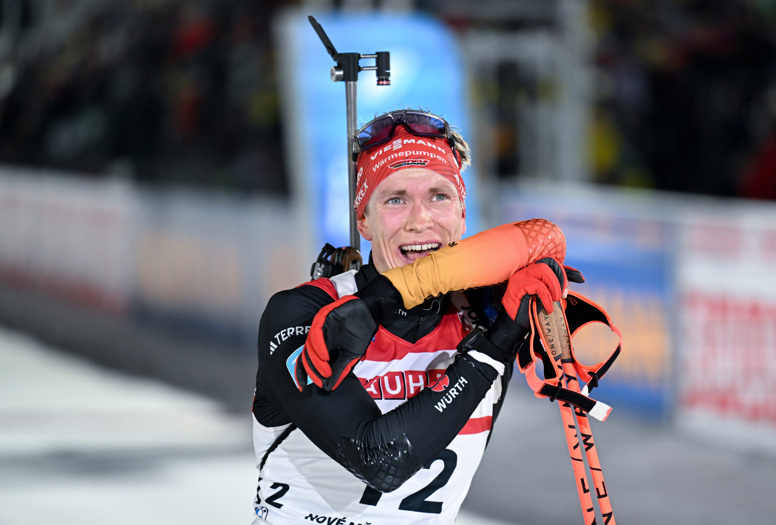 Benedikt Doll erschöpft nach seinem Zieleinlauf im Einzel bei der WM.