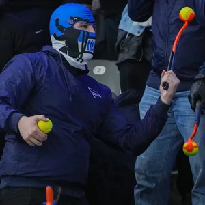 Hertha-Fans schleudern Tennisbälle